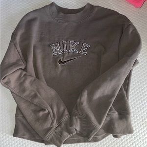 Cropped Nike sweat shirt